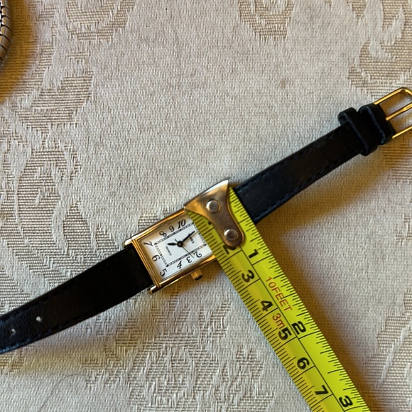 Set of women’s vintage watches, Sharp and Timex - Picture 12 of 14